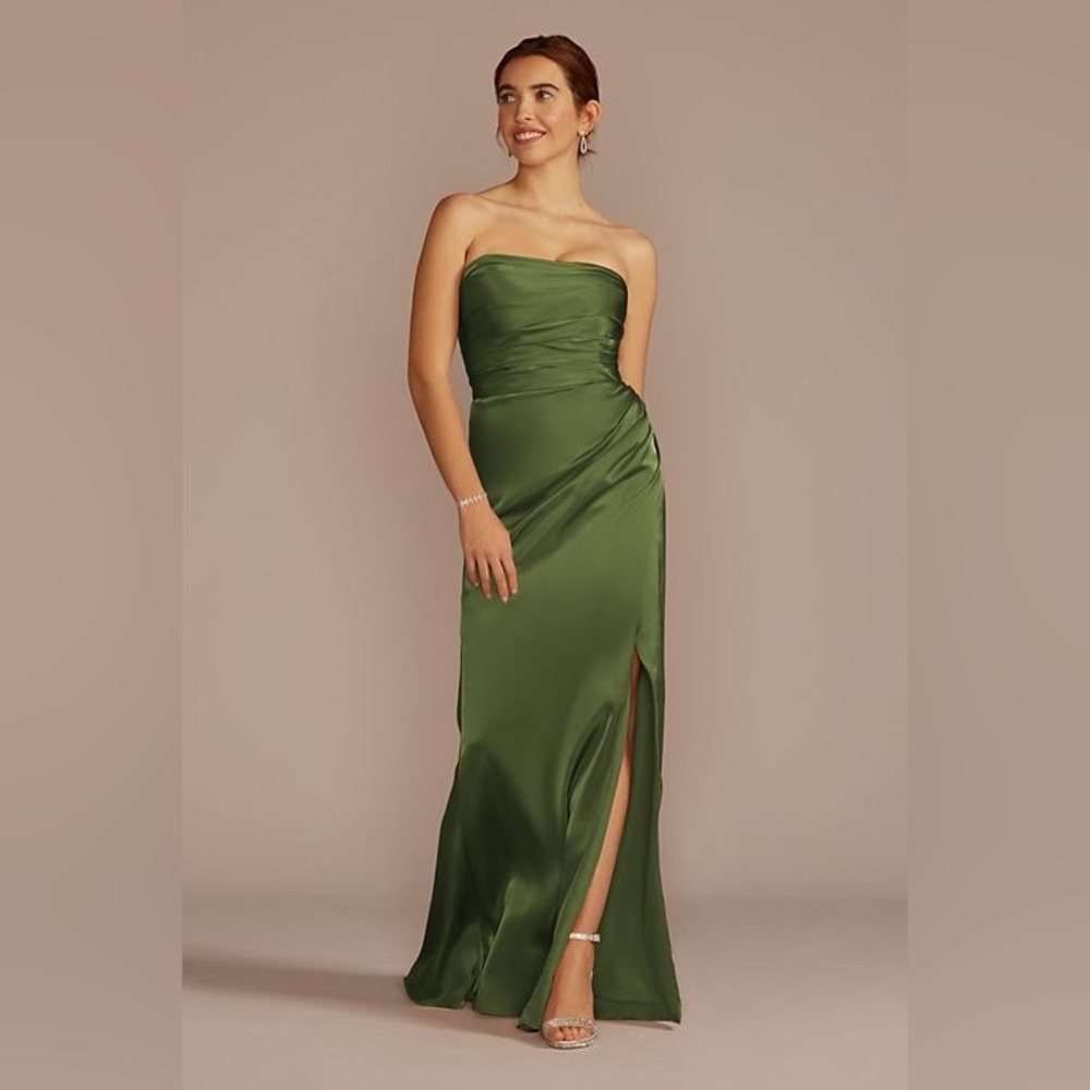 Selling bridesmaid dress worn once! Size - 10 - color:martini olive.
